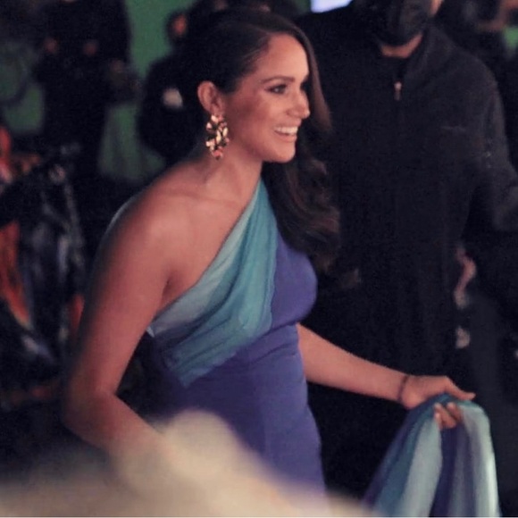 NEW Large Crumpled Goldtone Drop Earrings Designer Luxury Inspired - Picture 9 of 16